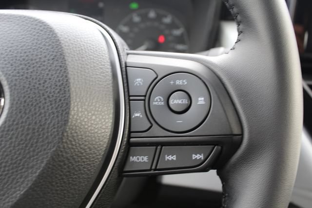 Certified 2025 Toyota Corolla SE FWD image 40