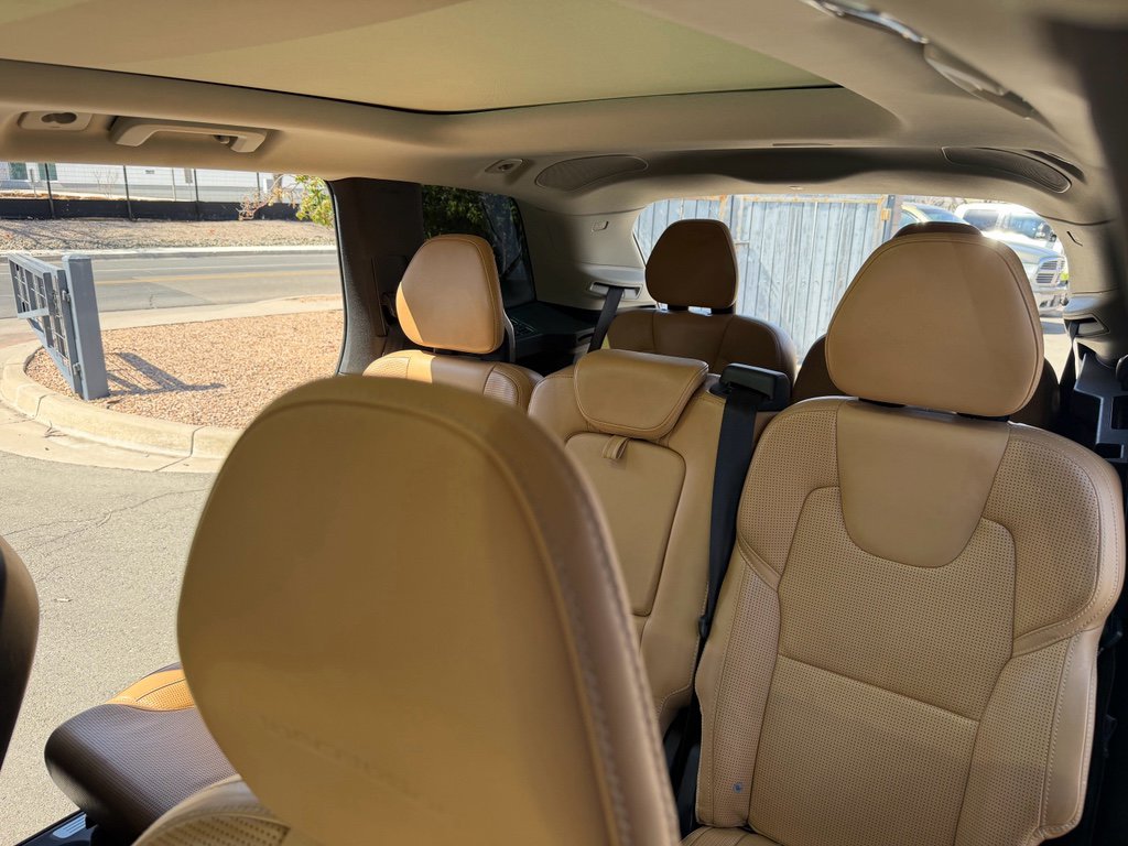 Used 2016 Volvo XC90 T6 Inscription w/ Vision Package image 17