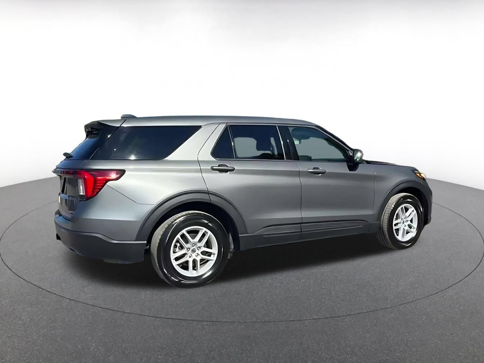 Used 2026 Ford Explorer Active AWD/4WD image 13