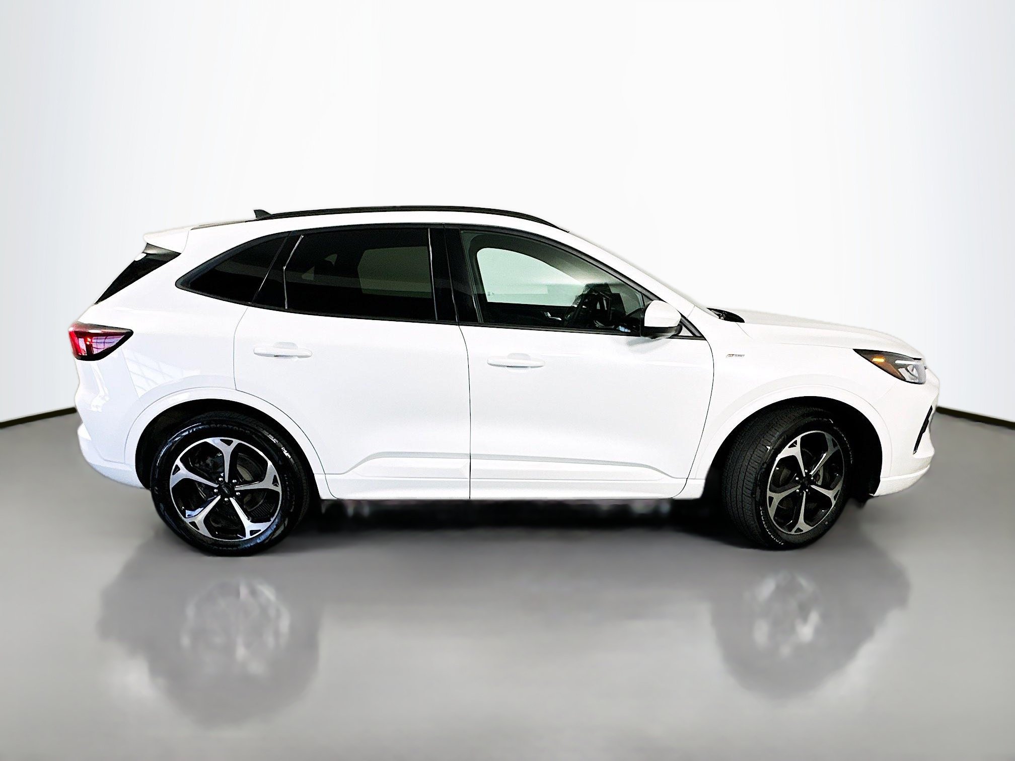 Used 2023 Ford Escape ST-Line Select w/ Tech Pack #2 AWD/4WD image 8