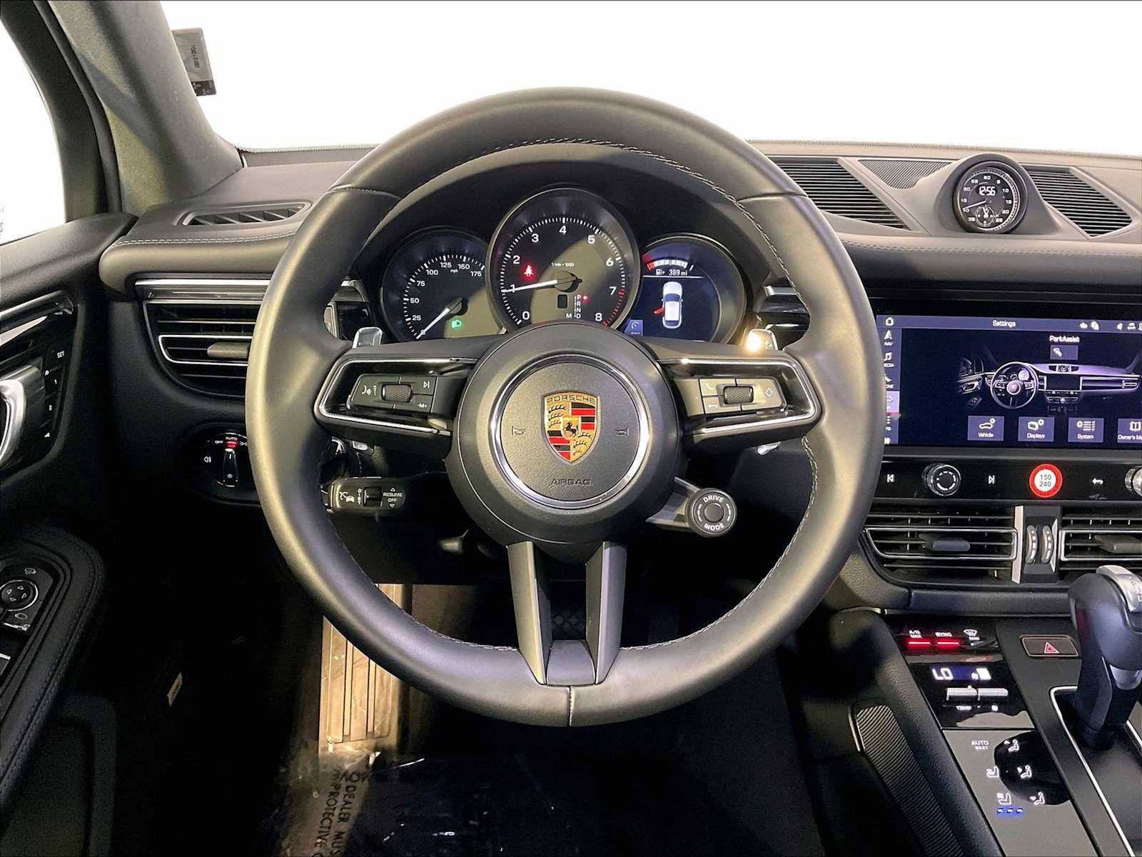 Certified 2026 Porsche Macan AWD/4WD image 15