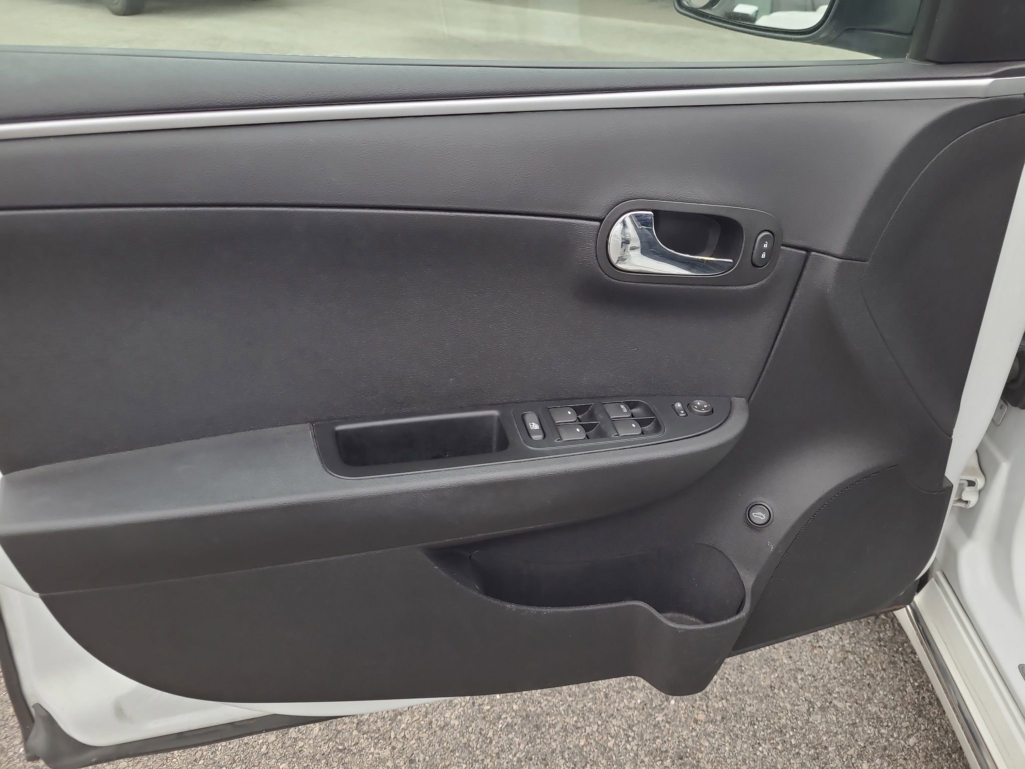 Used 2011 Chevrolet Malibu LT image 11