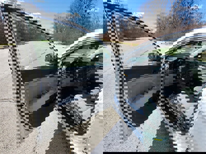 Used 2017 Hyundai Elantra SE image 20