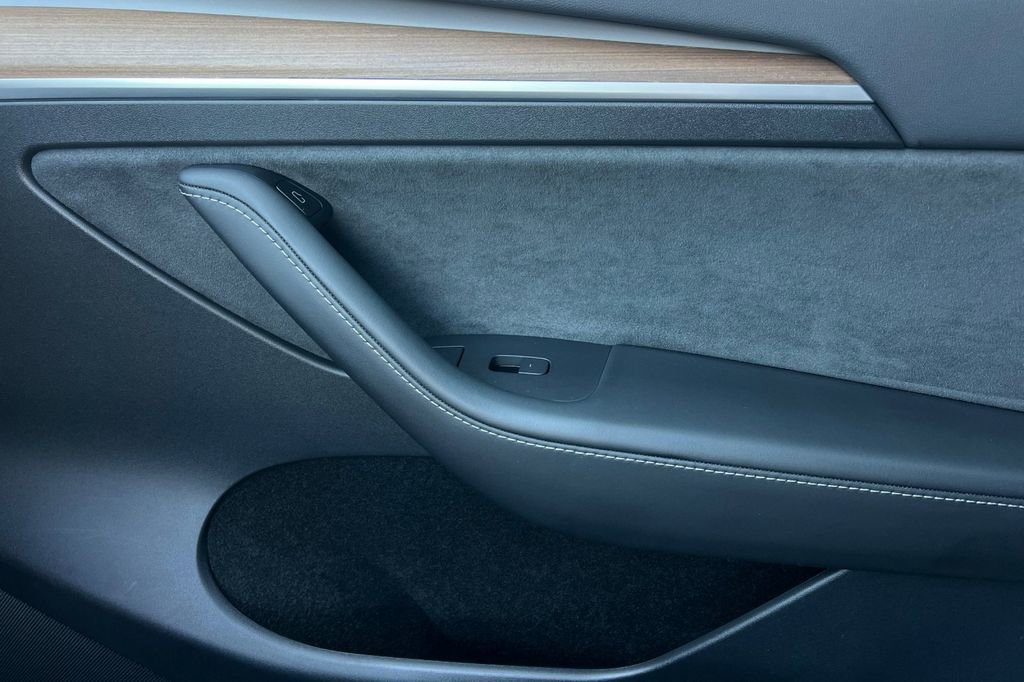 Used 2023 Tesla Model Y Performance image 21