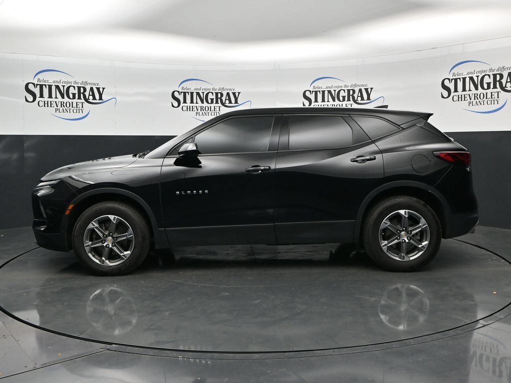 Used 2023 Chevrolet Blazer LT FWD image 4