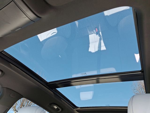 Used 2024 Cadillac XT4 Sport image 13