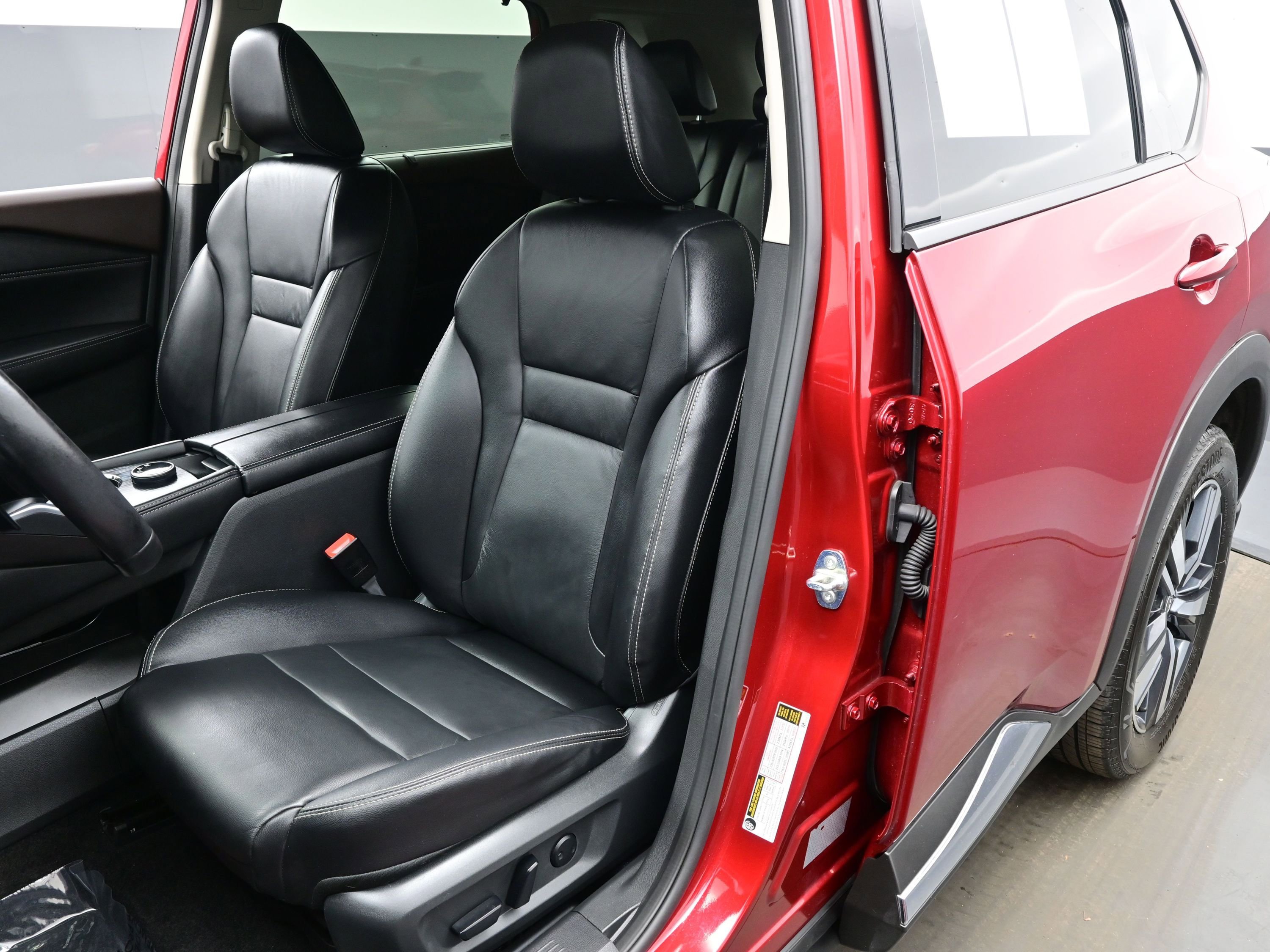 Used 2023 Nissan Rogue SL w/ SL Premium Package image 12