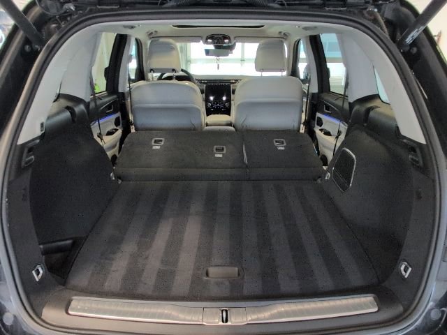 Used 2022 Jeep Grand Cherokee Overland w/ Luxury Tech Group IV AWD/4WD image 37