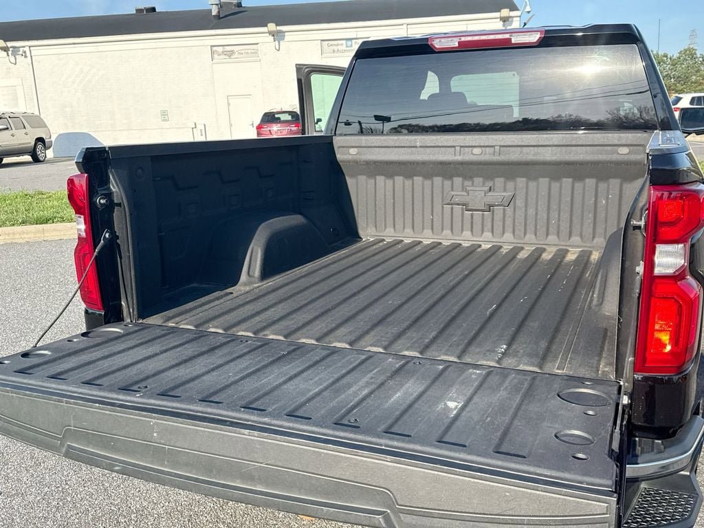 Used 2023 Chevrolet Silverado 1500 LTZ AWD/4WD image 32
