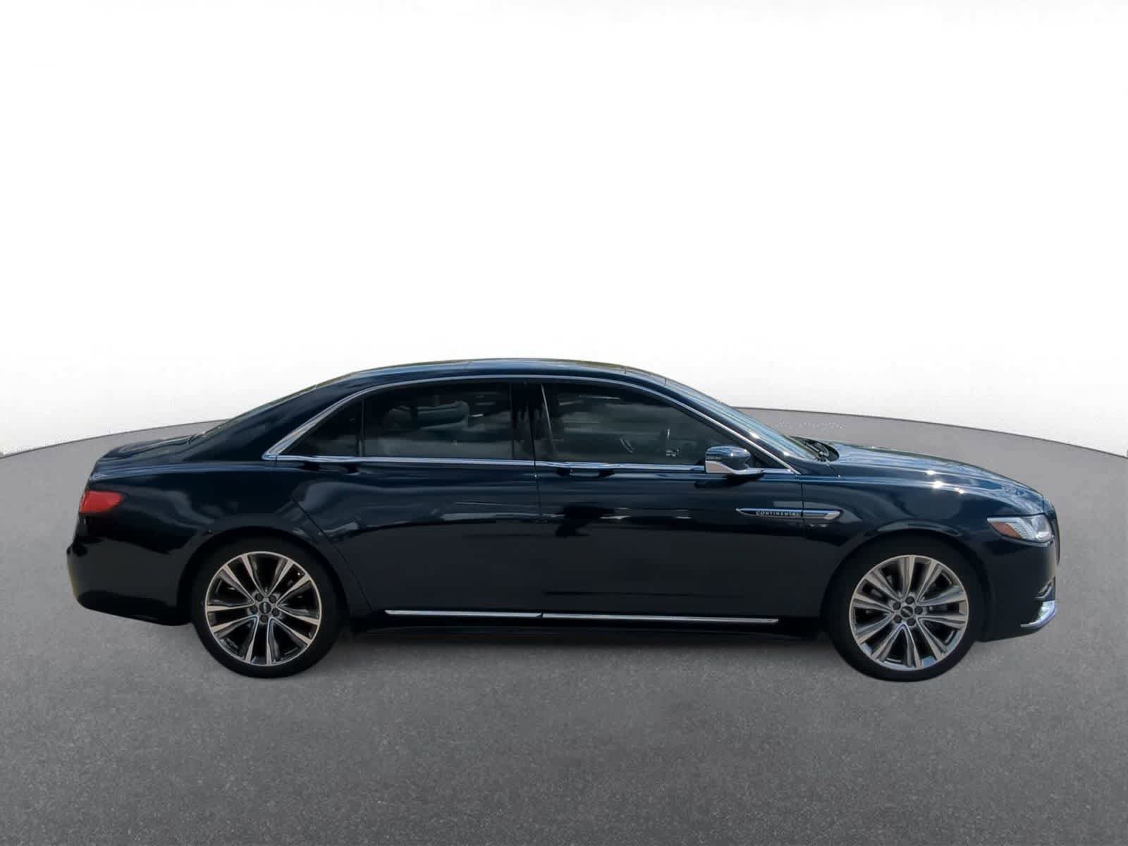 Used 2017 Lincoln Continental Black Label w/ Climate Package AWD/4WD image 9