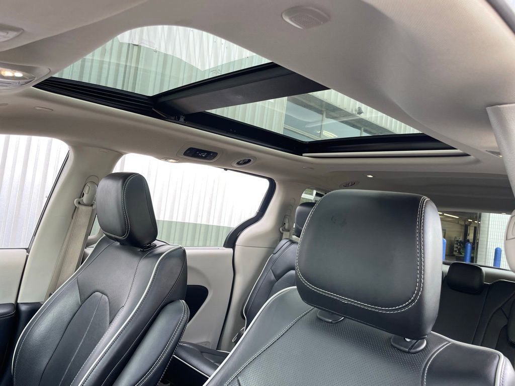 Used 2024 Chrysler Pacifica Limited image 24