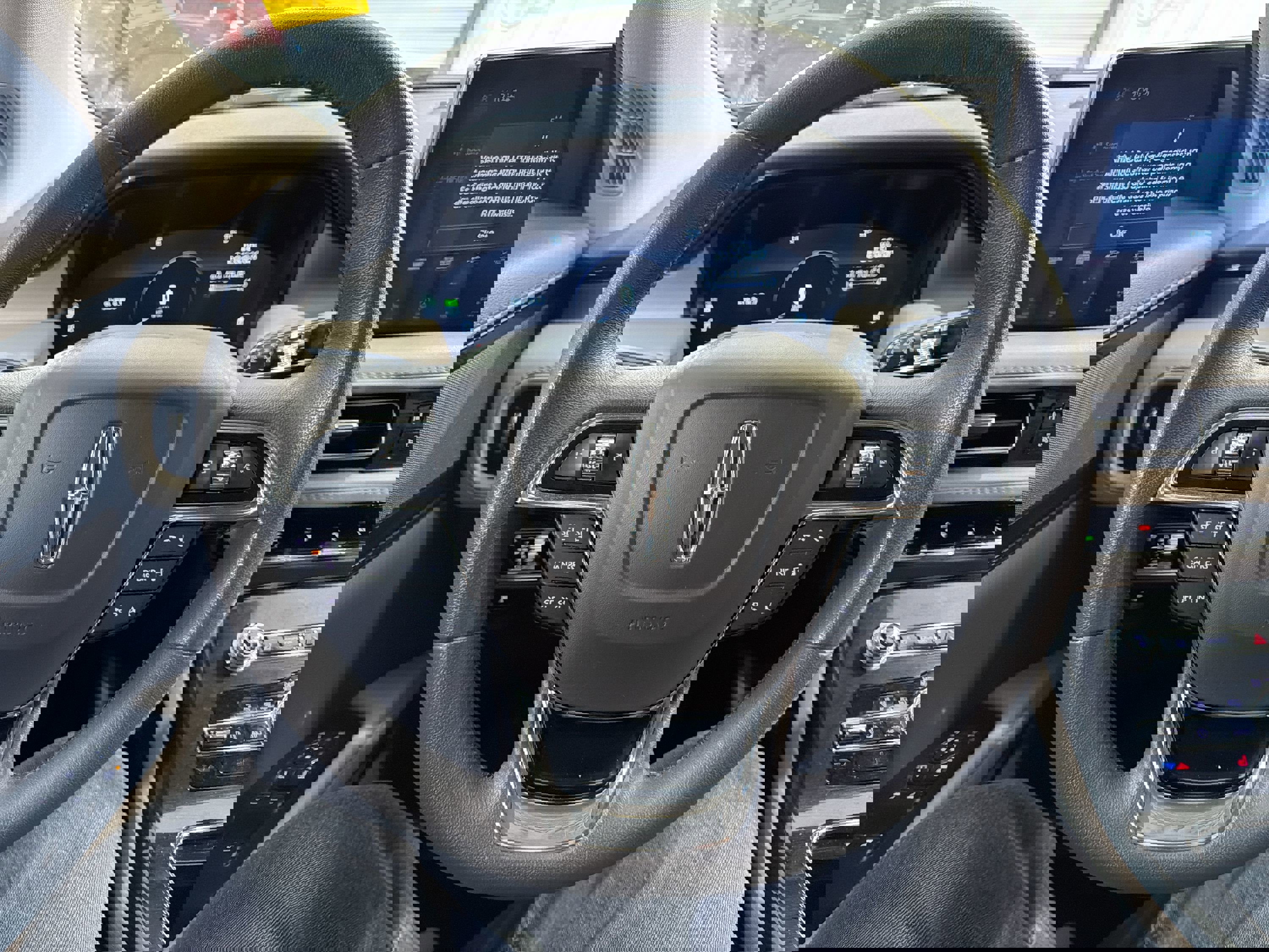 Used 2023 Lincoln Nautilus FWD w/ Premium Package image 13