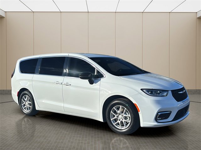 New 2026 Chrysler Pacifica Select image 7