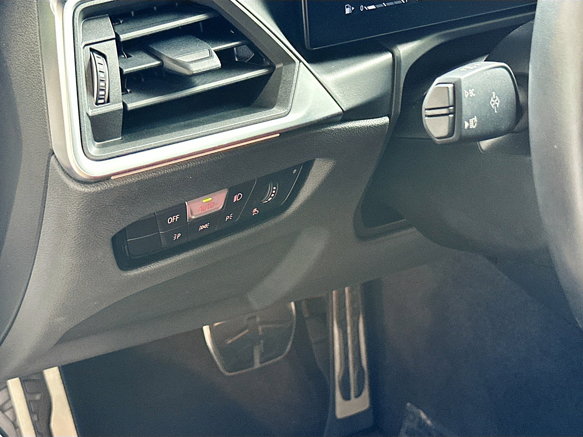 Certified 2024 BMW 440i xDrive Convertible w/ Shadowloine Package image 10