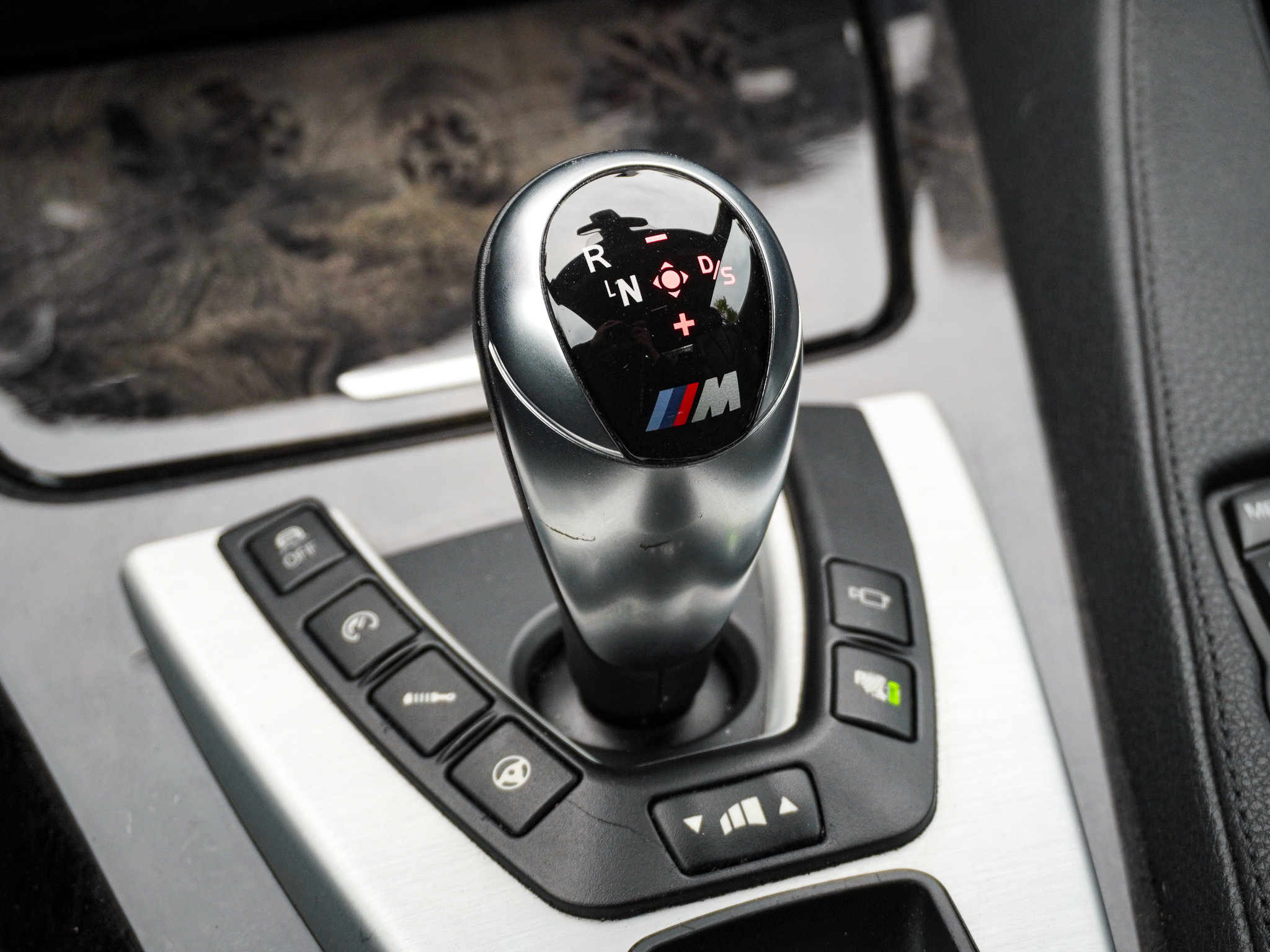 Used 2014 BMW M6 Coupe w/ Executive Package RWD image 25