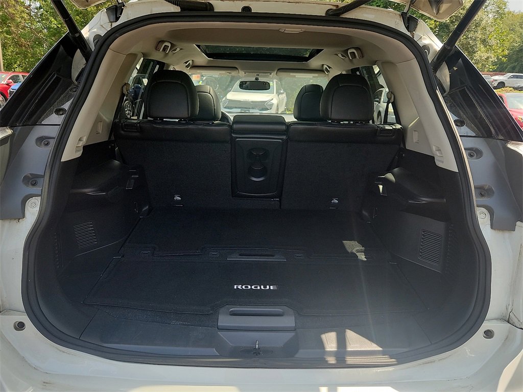 Used 2016 Nissan Rogue SL w/ SL Premium Package image 28