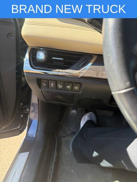 Used 2016 Toyota Avalon Limited w/ Protection Package FWD image 15
