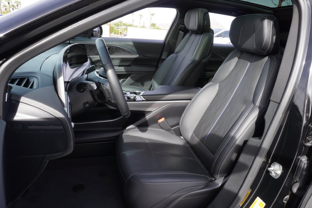 Used 2024 Cadillac Lyriq Sport RWD image 13