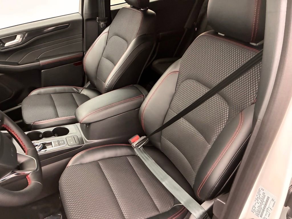 New 2026 Ford Escape ST-Line w/ Cold Weather Package image 19