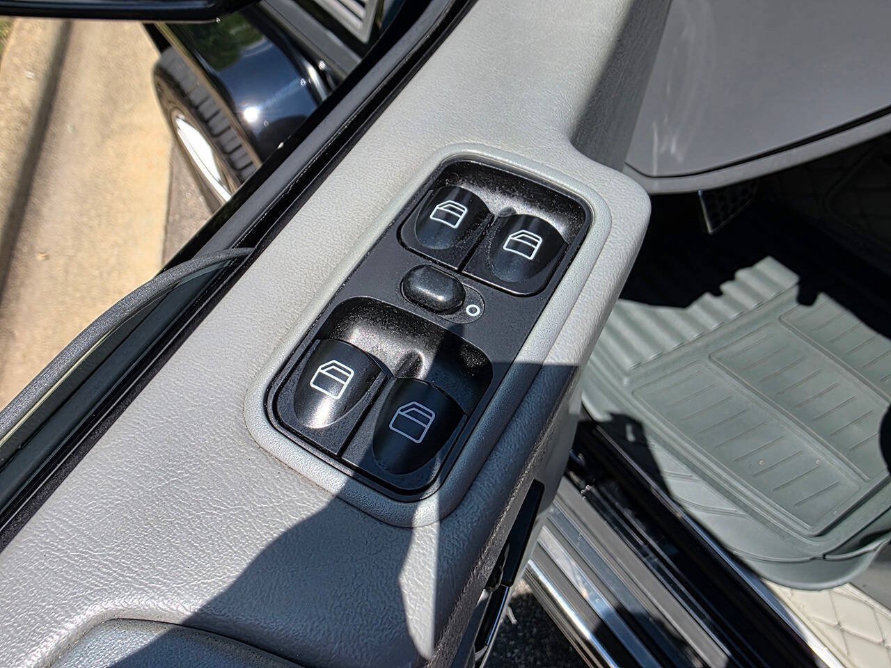 Used 2005 Mercedes-Benz G 500 image 10