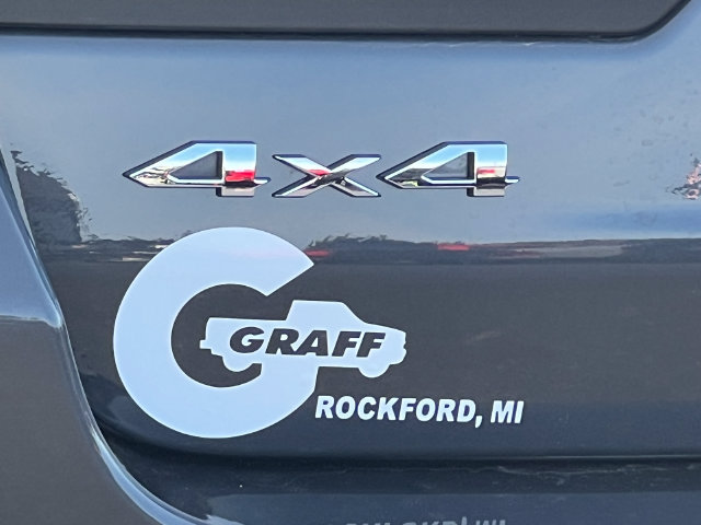 Used 2023 Jeep Grand Cherokee Limited w/ Luxury Tech Group II AWD/4WD image 2