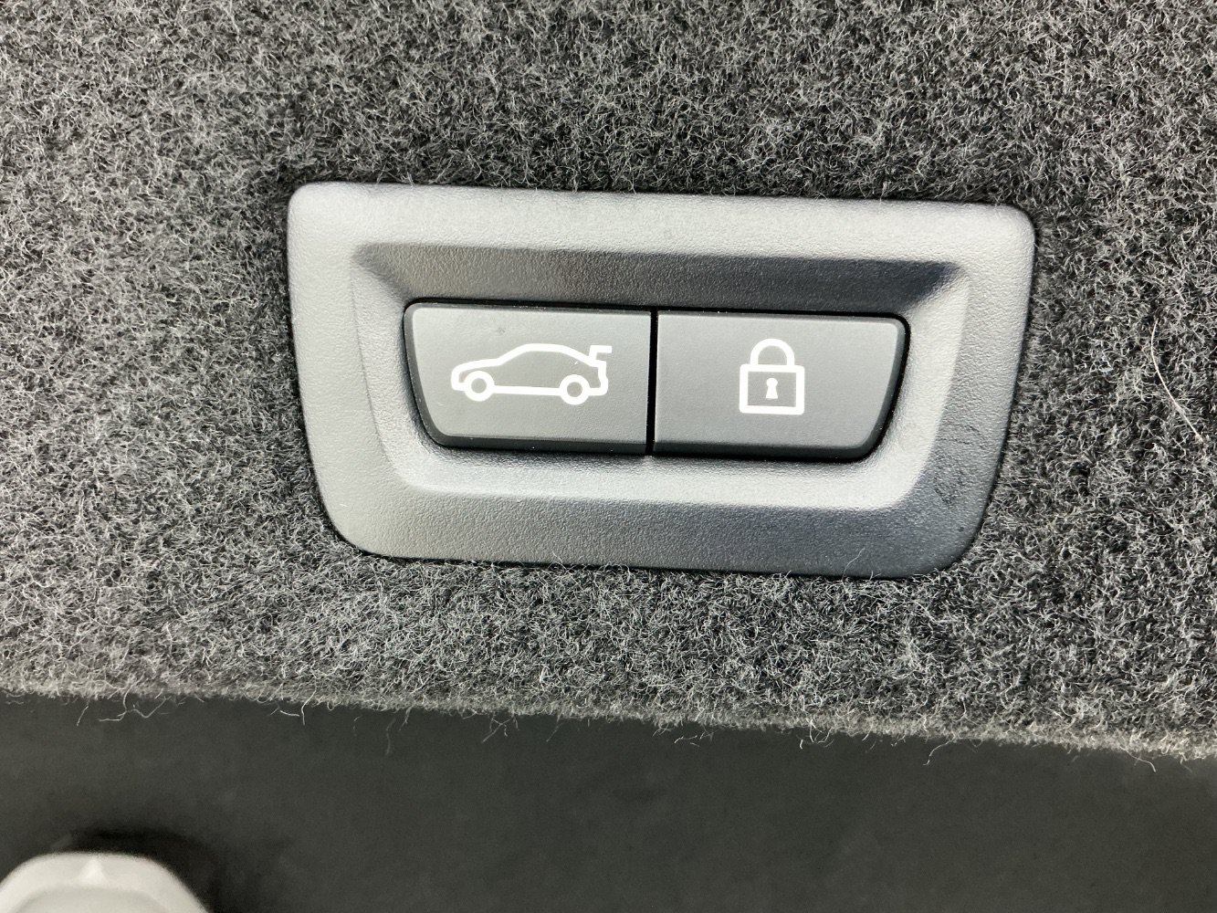 Used 2018 BMW 750i RWD image 47