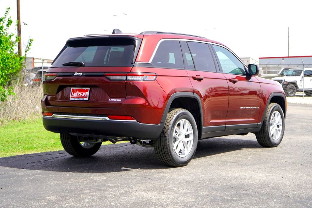 New 2026 Jeep Grand Cherokee Laredo RWD image 6