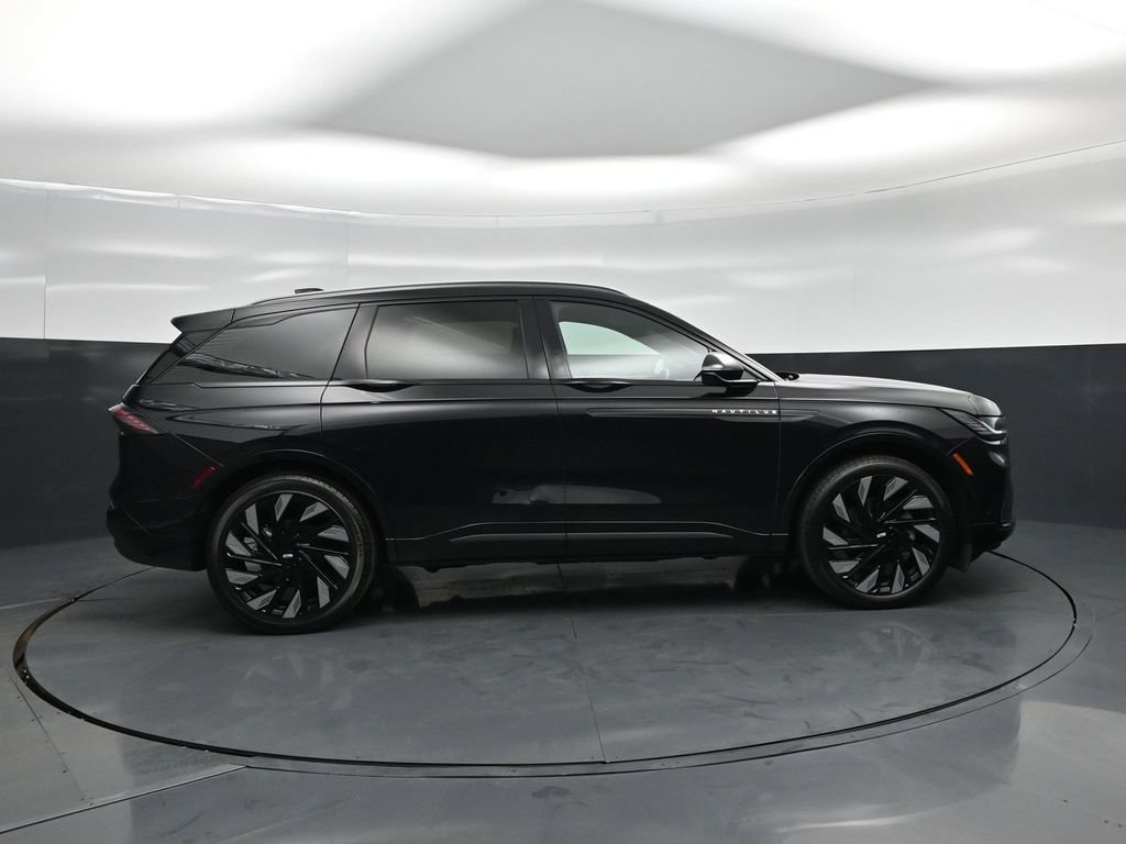 Used 2024 Lincoln Nautilus Reserve w/ Equipment Group 202A AWD/4WD image 22