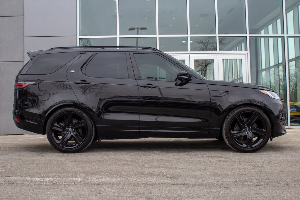 Used 2024 Land Rover Discovery Dynamic SE image 4