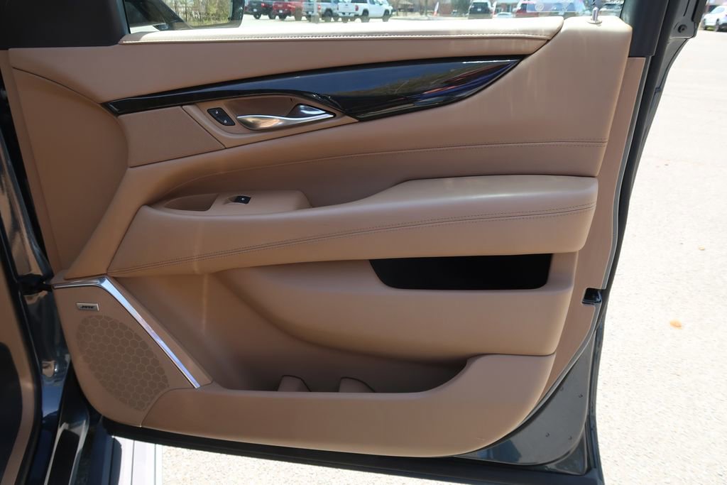 Certified 2020 Cadillac Escalade Platinum image 40