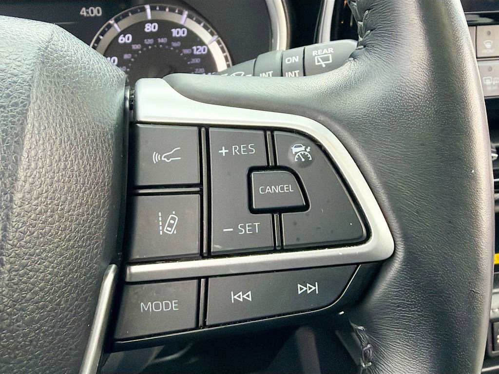Used 2023 Toyota Highlander XSE image 42