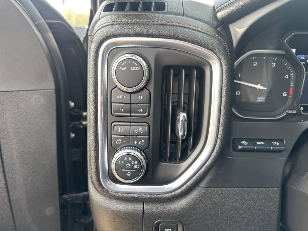Used 2021 GMC Sierra 3500 AT4 w/ AT4 Premium Plus Package image 13