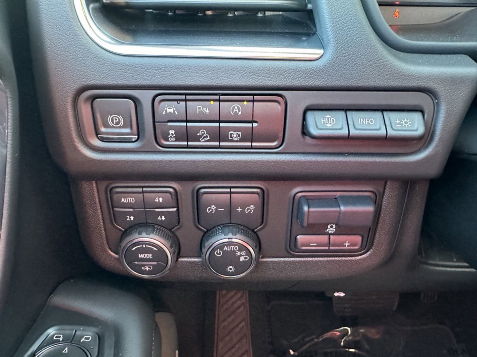 Used 2023 Chevrolet Tahoe High Country image 31