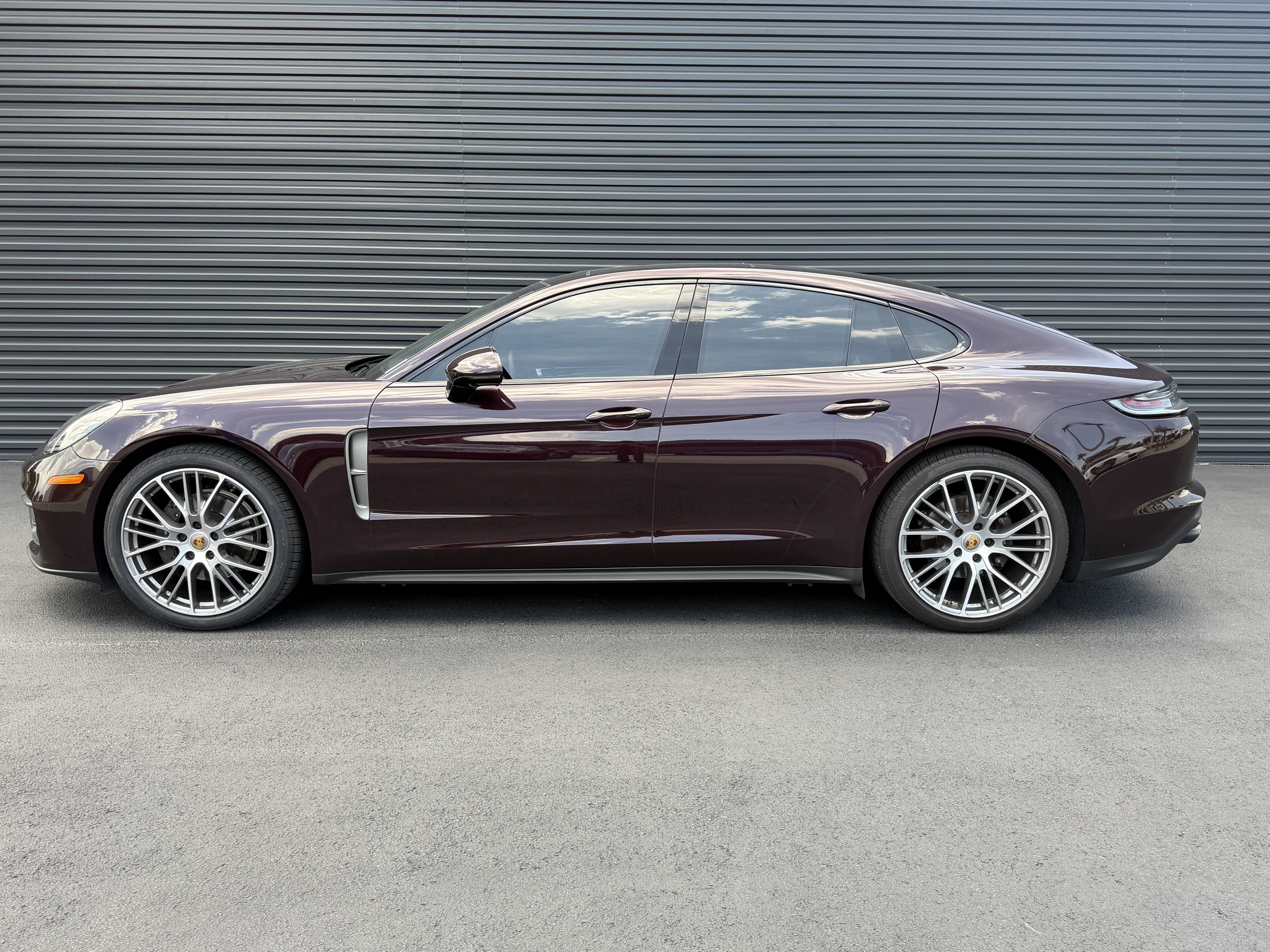 Certified 2023 Porsche Panamera 4 Platinum Edition AWD/4WD image 2
