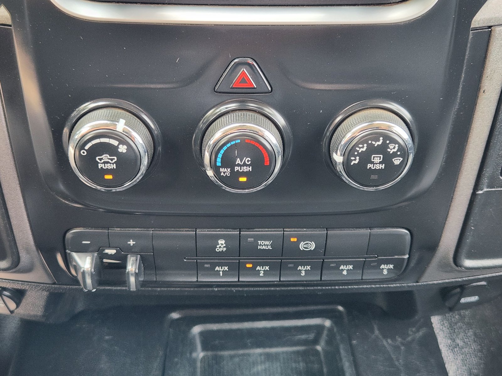 Used 2018 RAM 3500 Tradesman w/ Chrome Appearance Group AWD/4WD image 21