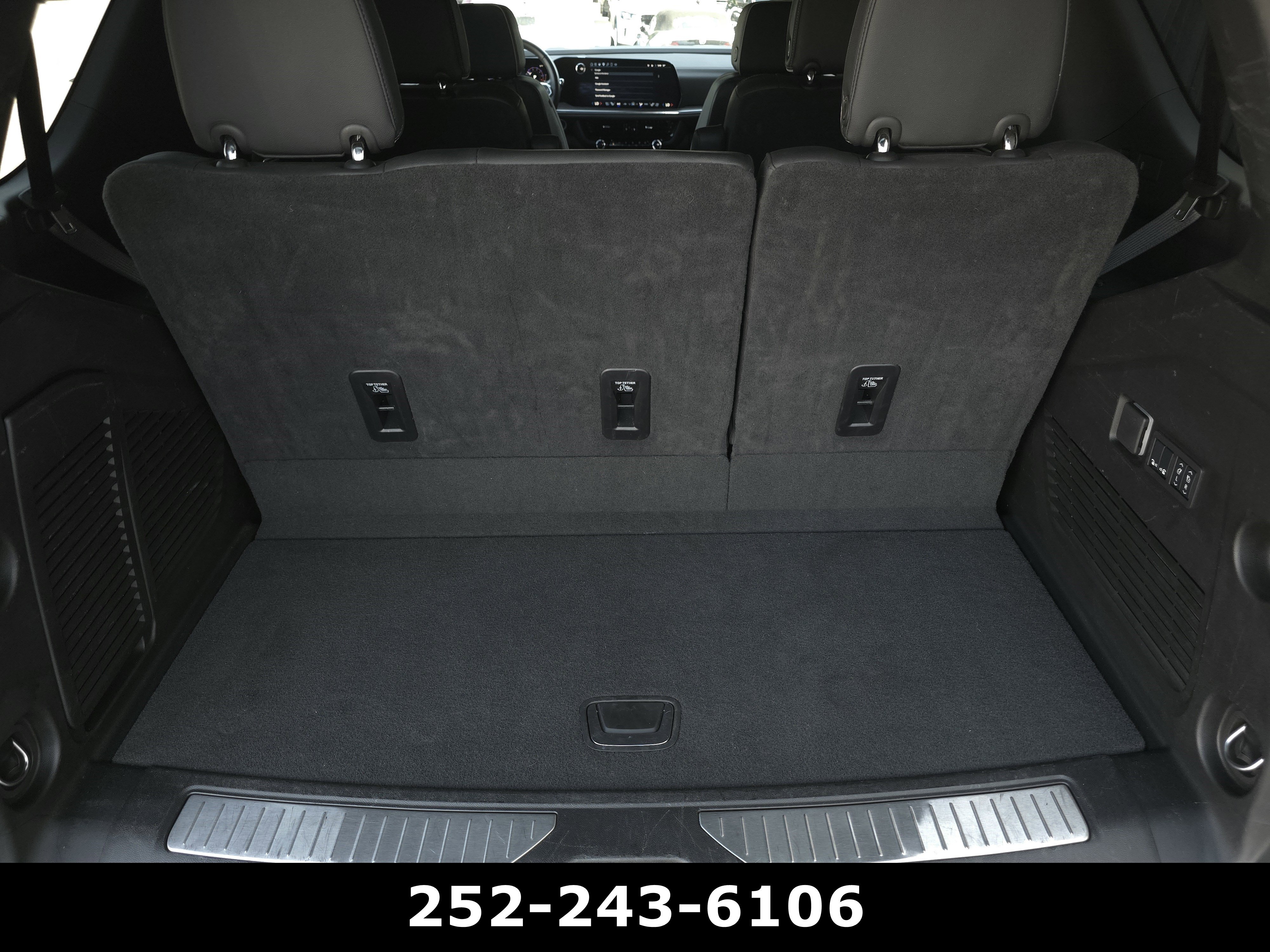 Used 2025 Chevrolet Tahoe Premier RWD image 37
