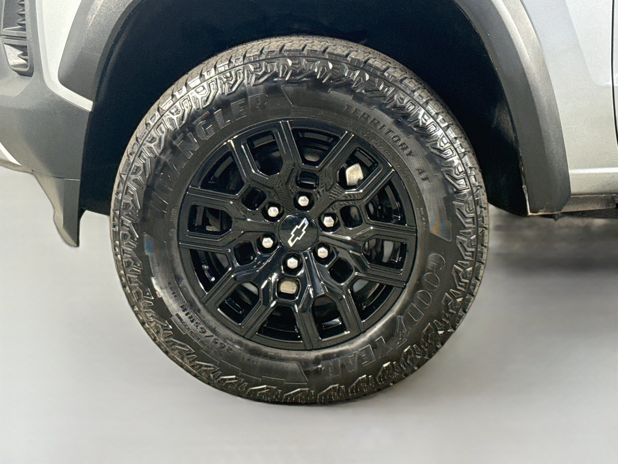 Used 2025 Chevrolet Colorado Trail Boss AWD/4WD image 38