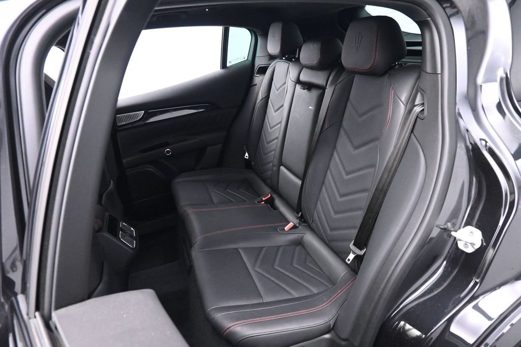 Used 2023 Maserati Grecale Modena AWD/4WD image 19