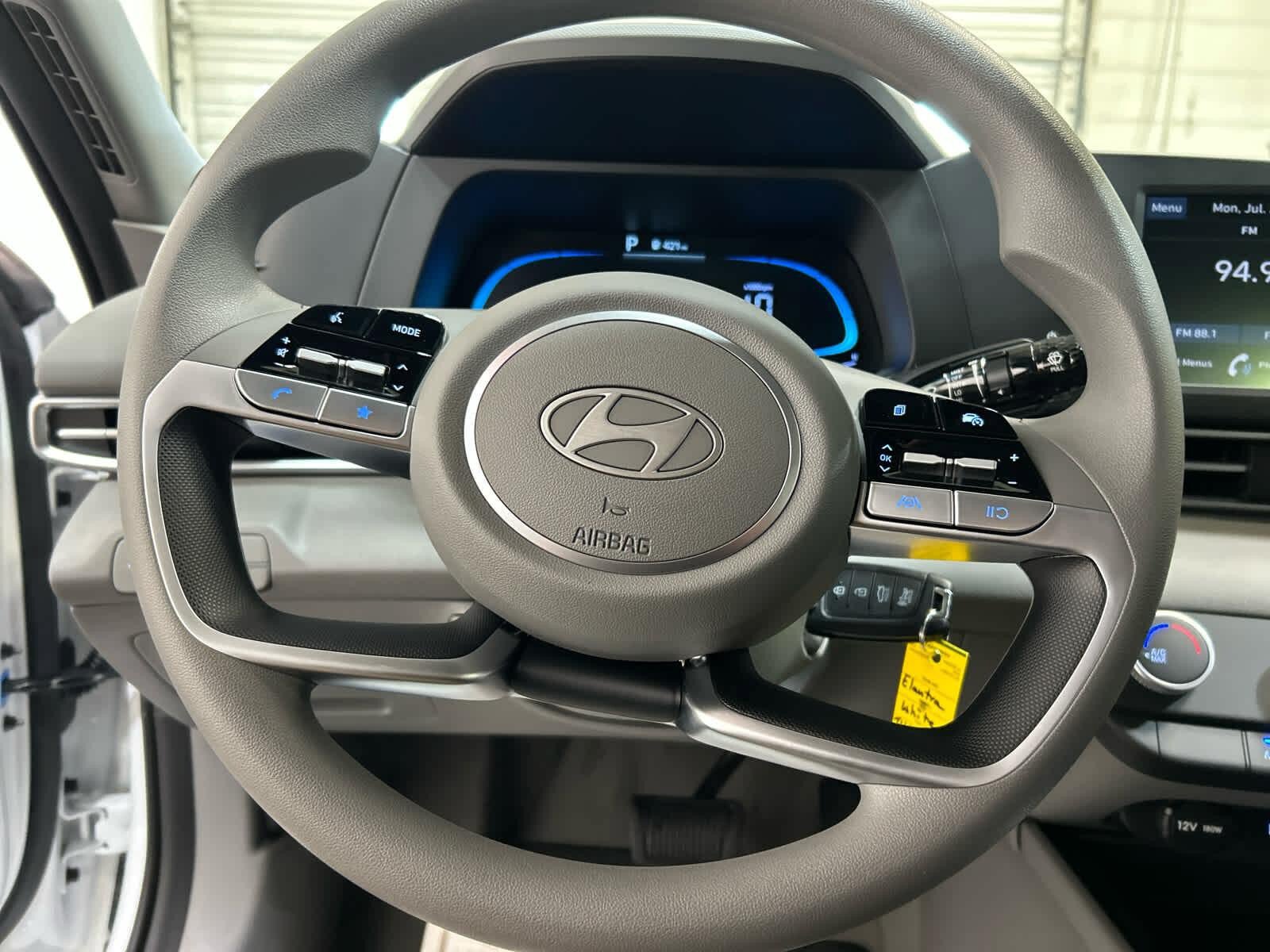 New 2026 Hyundai Elantra SE FWD image 8