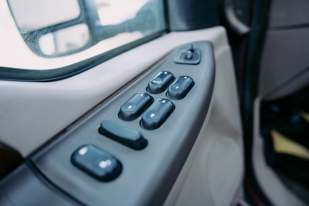 Used 2004 Ford F250 Lariat image 13