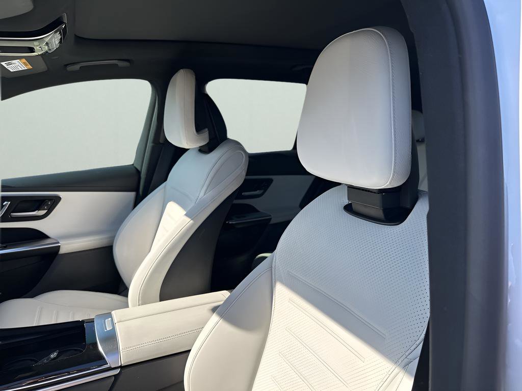 Used 2024 Mercedes-Benz GLC 300 4MATIC w/ AMG Line image 24