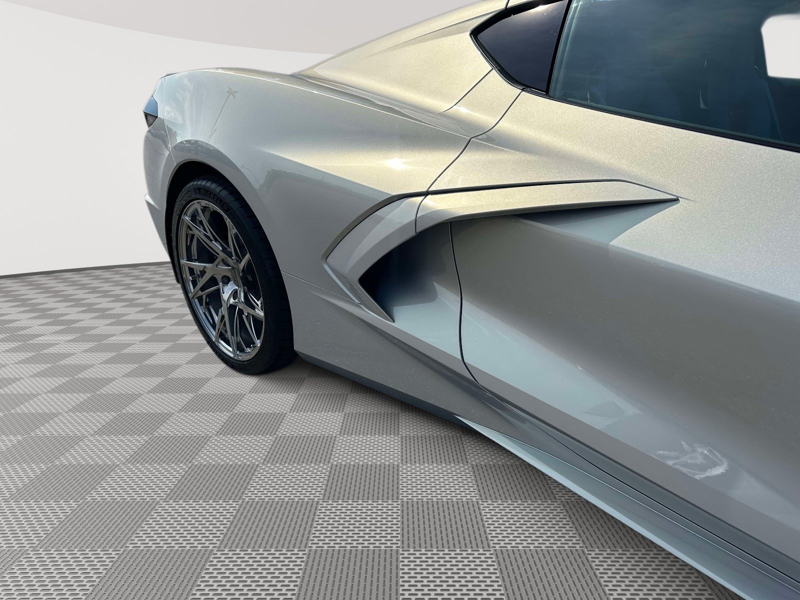 Used 2024 Chevrolet Corvette Stingray Premium Cpe w/ Z51 Performance Package RWD image 9