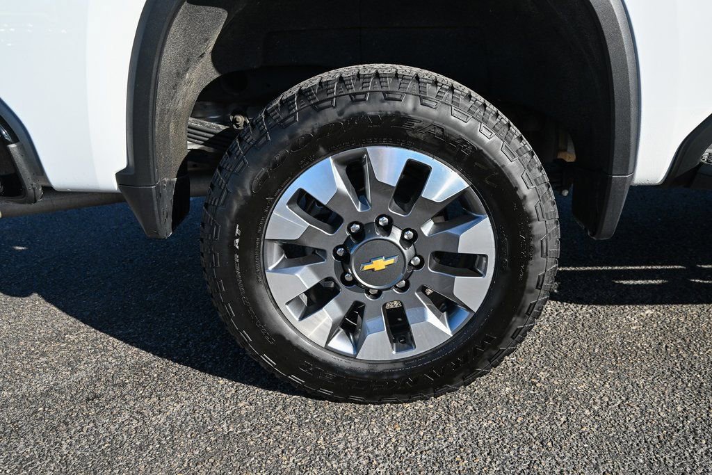 Used 2022 Chevrolet Silverado 2500 Custom w/ Custom Value Package image 14