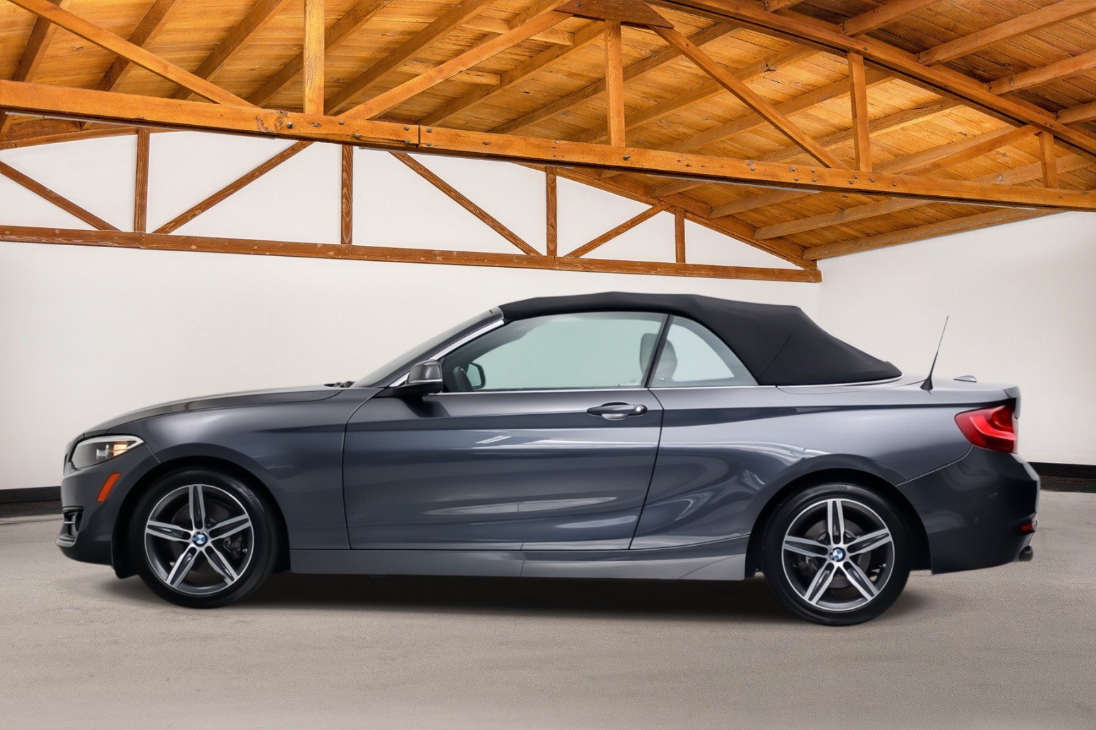 Used 2017 BMW 230i Convertible RWD image 3