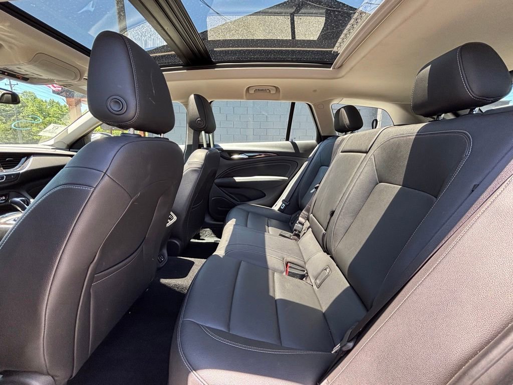 Used 2018 Buick Regal Essence w/ Driver Confidence Package #1 AWD/4WD image 14