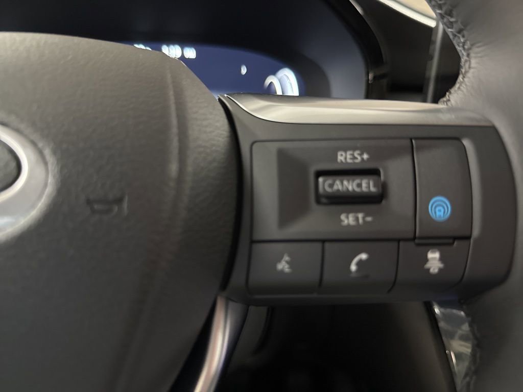 Certified 2025 INFINITI QX60 Luxe w/ Vision Package image 11