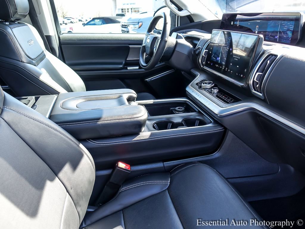 Used 2025 Ford Expedition Max Platinum AWD/4WD image 34
