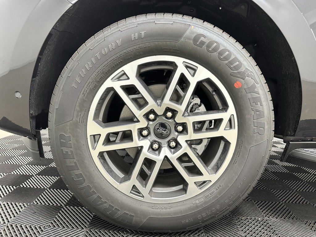 New 2025 Ford Expedition Max Active image 12