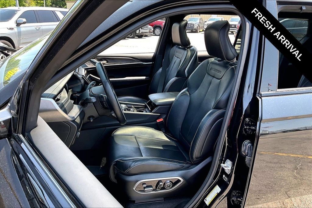 Used 2021 Jeep Grand Cherokee L Overland w/ Luxury Tech Group IV AWD/4WD image 21