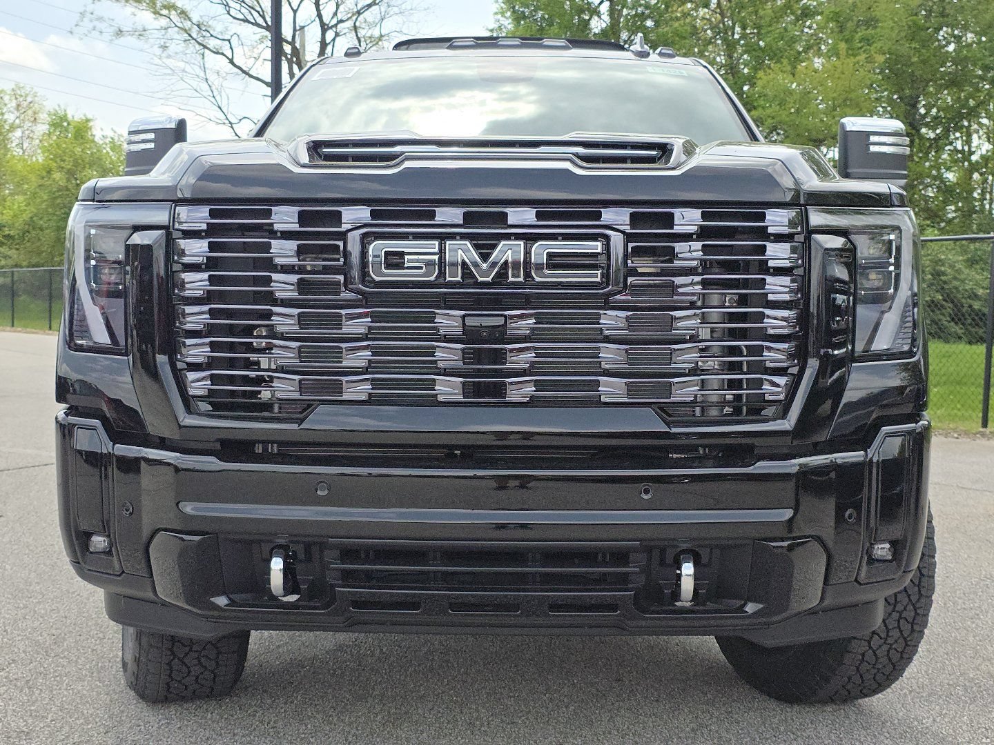 New 2026 GMC Sierra 3500 Denali Ultimate AWD/4WD image 13